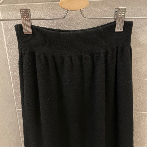 Knitted Skirt - Picture 2 of 2